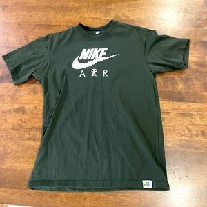 Nike tshirt. Dark Forrest Green. Size small.